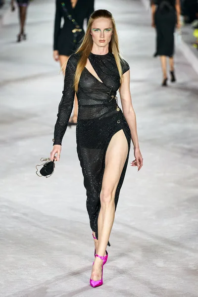 Look 74
